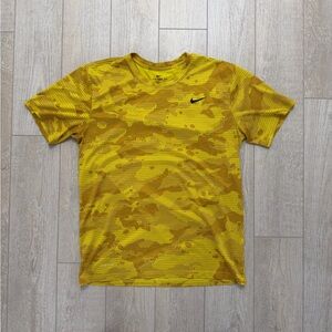 Nike Dri-FIT Yellow Camo Athletic T-Shirt Size M